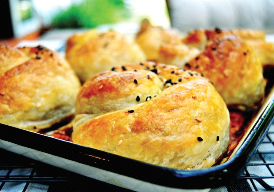 Pastel con carne (meat-filled pastry)
