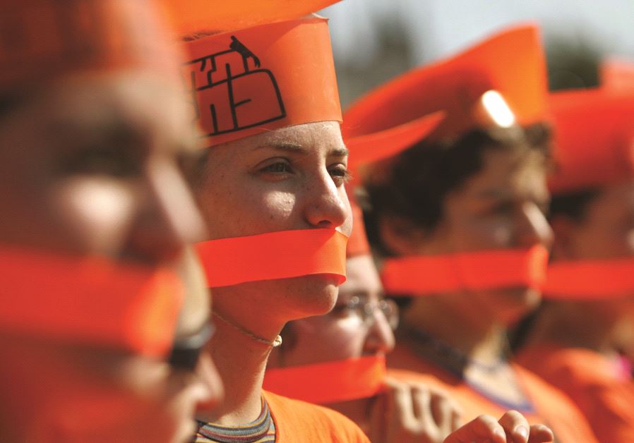  2005. Militants contre le désengagement  de Gaza
