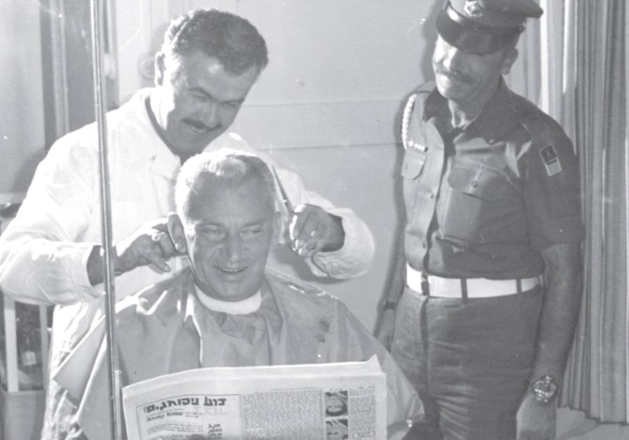 Shmuel Nisanov with former chief of staff Haim Bar-Lev