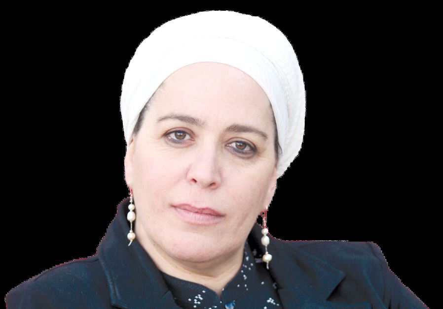 Dina Dayan