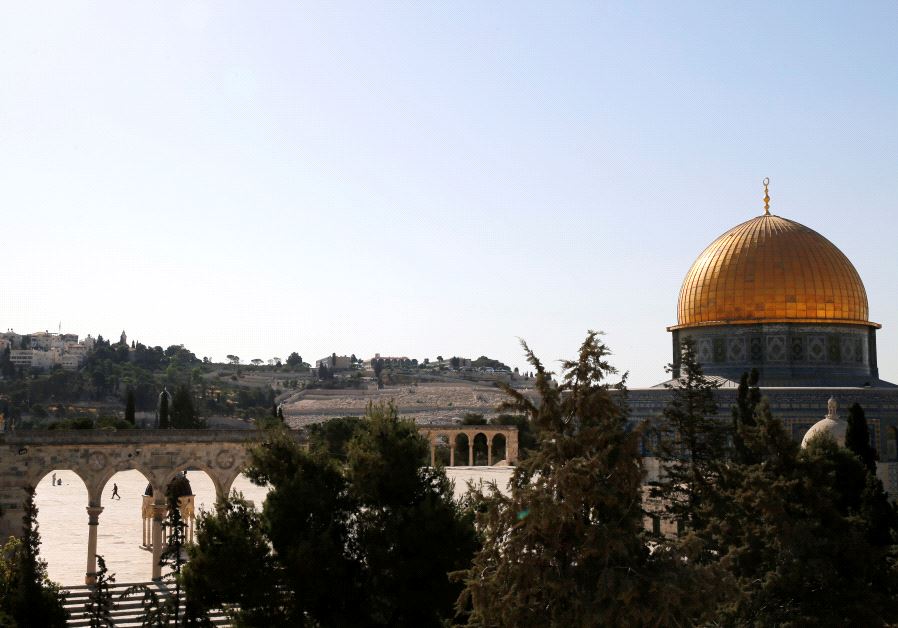 Israeli policemen secure the scene of the shooting attack at the Temple Mount in Jerusalem's Old City July 14, 2017.