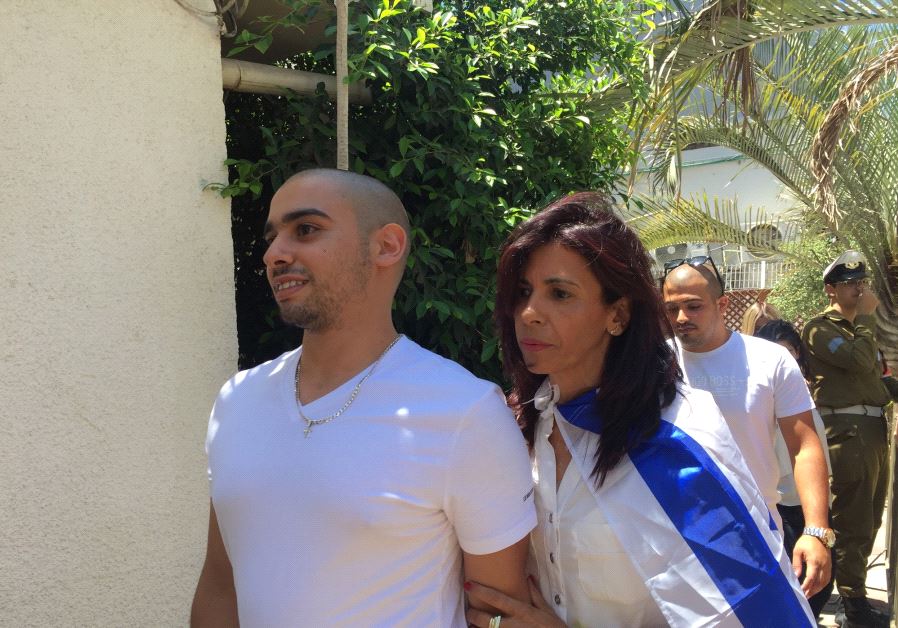 Hebron shooter Elor Azaria and his mother heading to court, July 30 2017